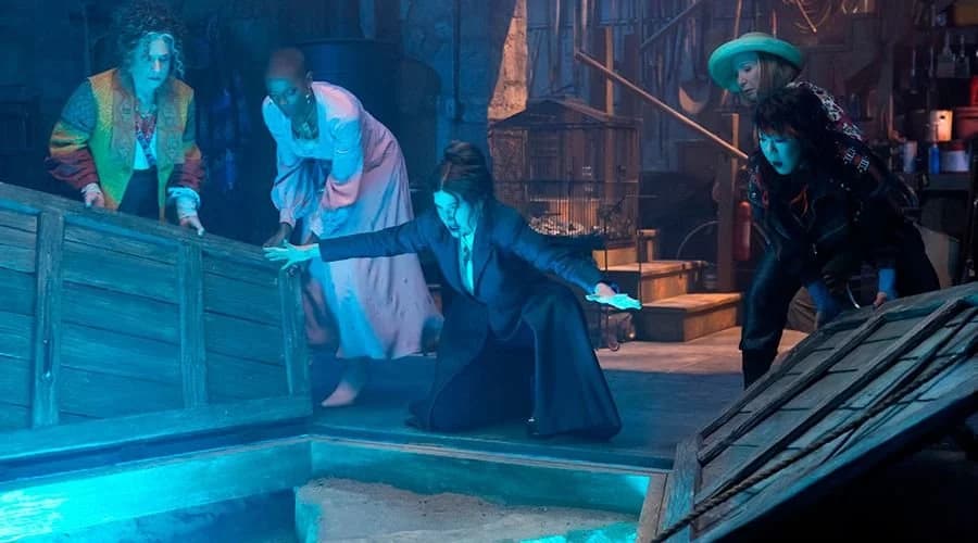 Agatha Harkness se une a bruxas na 1ª foto da série da Marvel