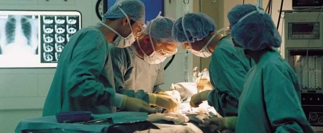 Pulmão reconstruído em 3d e tumor removido por robô, incrível intervenção em Turim