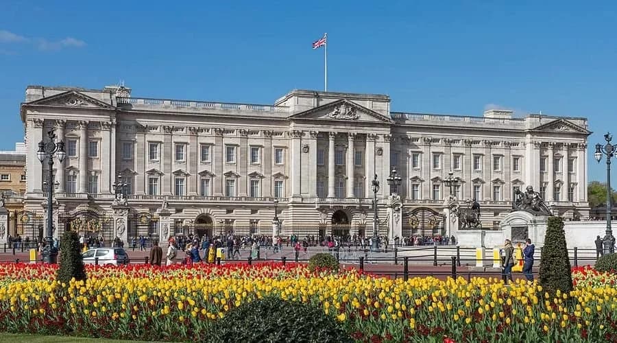 Palácio de Buckingham abre salas para visitas públicas com ingresso a partir de R$ 520