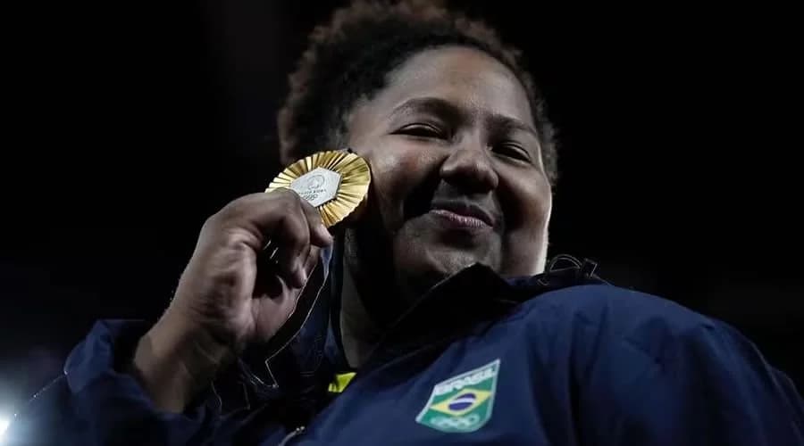 Beatriz Souza vence israelense e conquista medalha de ouro no judô
