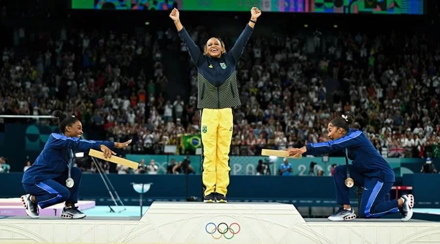 Rebeca Andrade é ouro no solo em Paris 2024