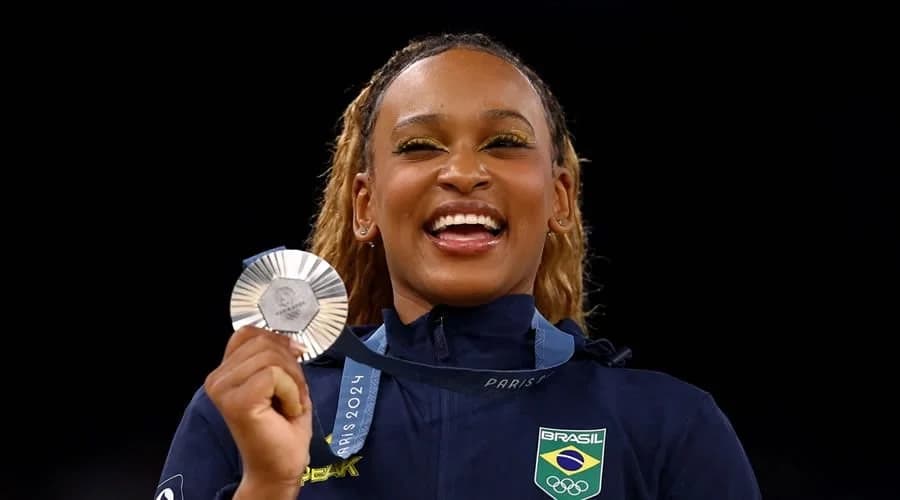 Rebeca Andrade ilumina Paris com a medalha de prata no individual geral da ginástica nas Olimpíadas