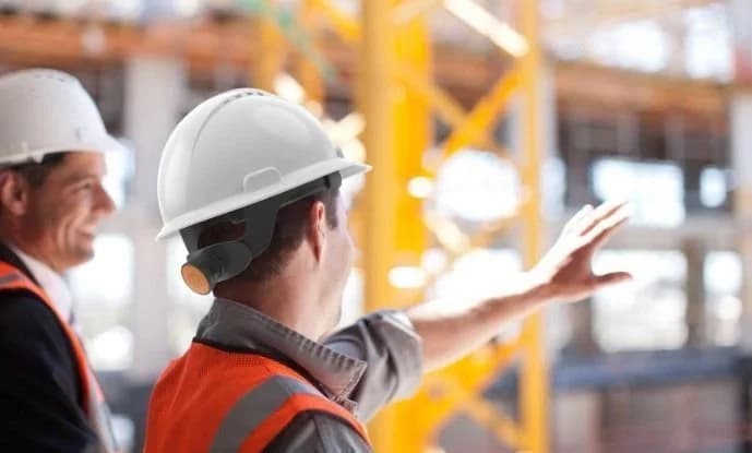 Capacete de Segurança é um dos EPIs mais conhecidos e mais utilizados Planeta