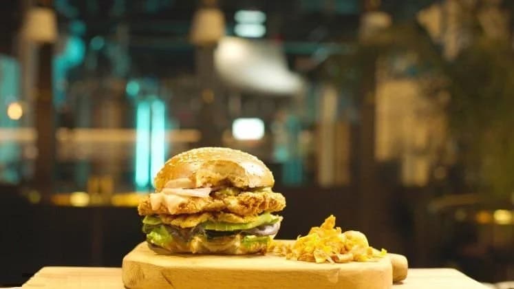 Inaugurado 1º restaurante de carne cultivada do mundo - Sem matar animais