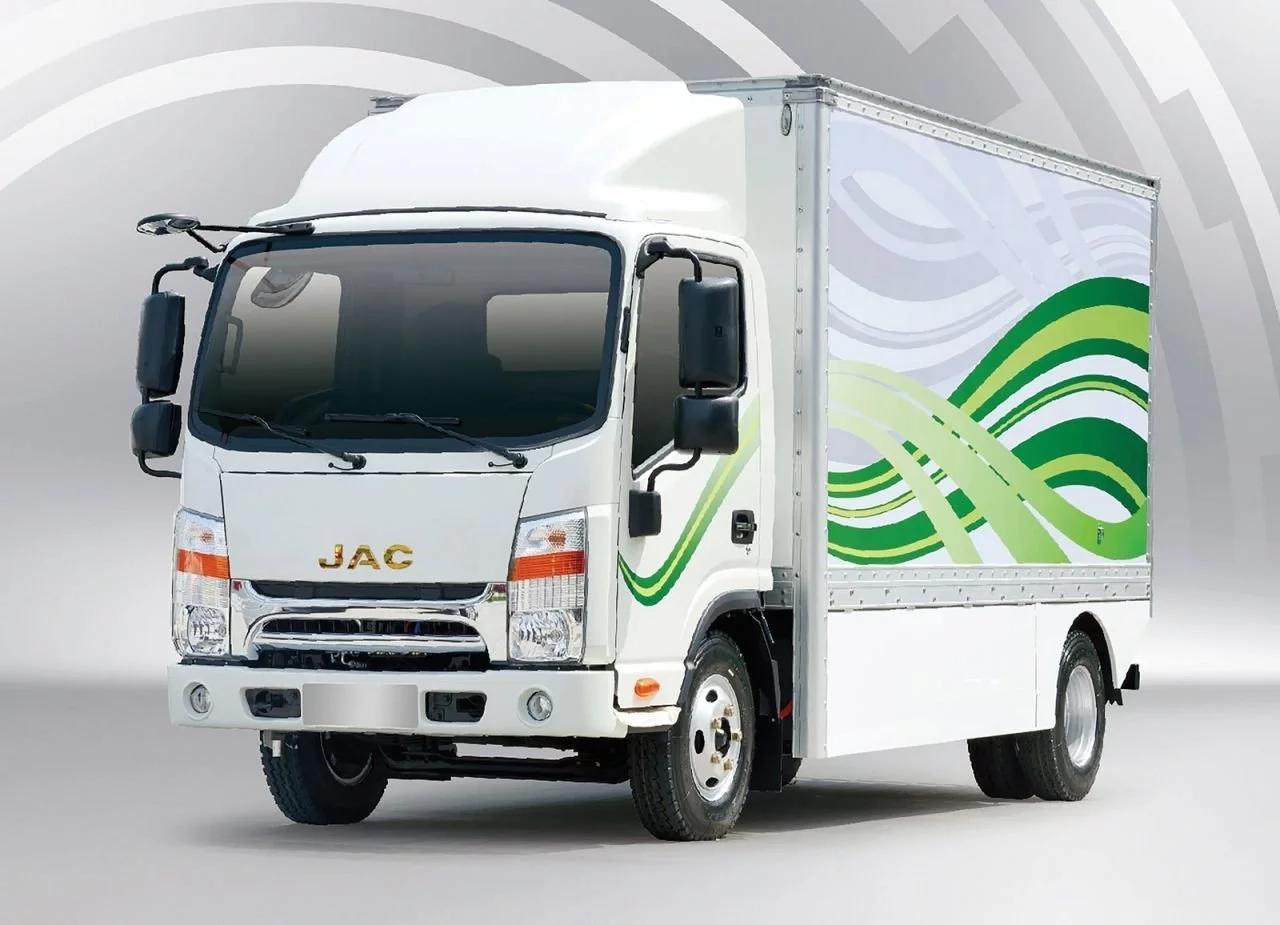 Jac apresenta compacto, SUVs e picape elétricos no Brasil; veja preços e fotos