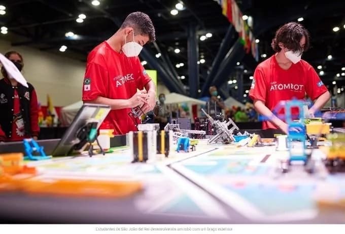 Brasil conquista prêmio de Engenharia de Excelência em torneio mundial de robótica