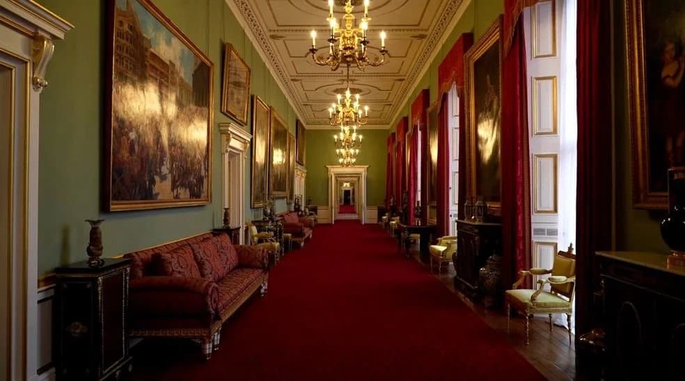 Ingressos para visitar nova ala do Palácio de Buckingham se esgotaram em poucas horas